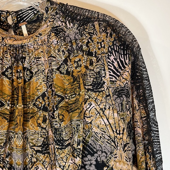 Free People Blouse with Lace Detail on Sleeves - Picture 8 of 12